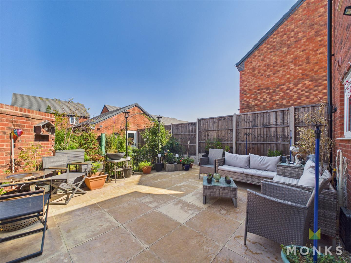 203 Holland Drive, Shrewsbury, SY2 5TU For Sale